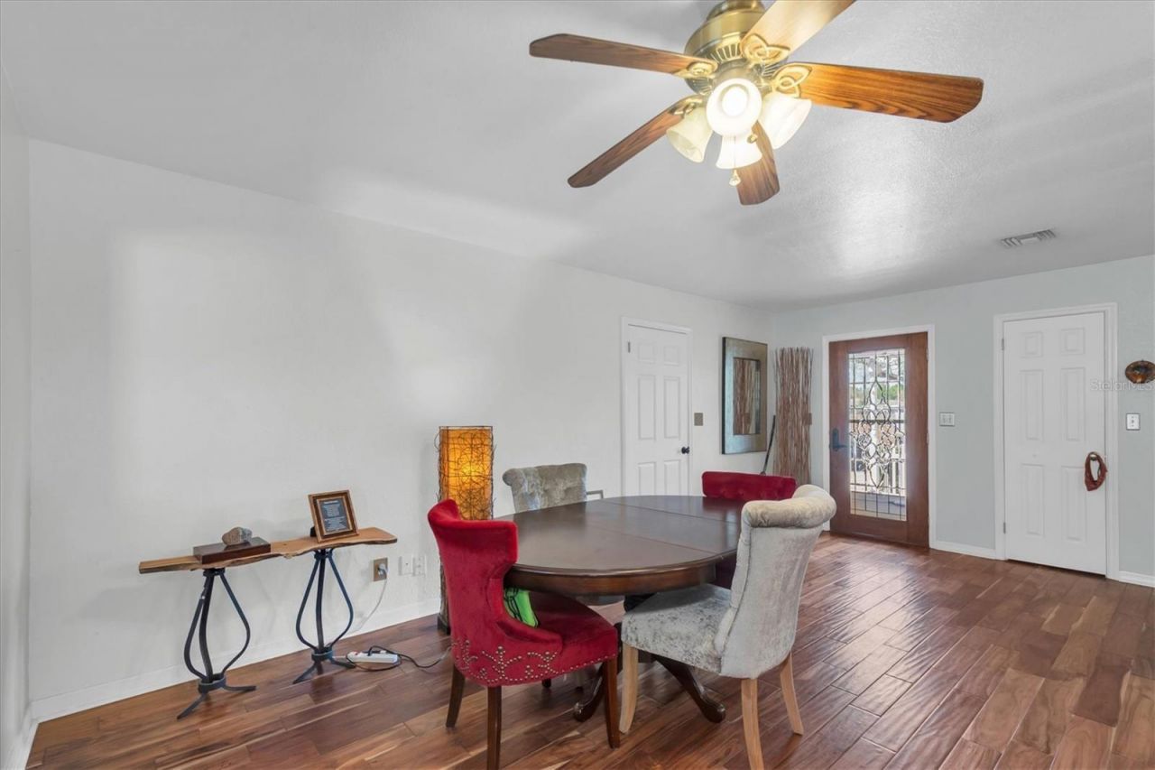 1700 74th Avenue N, Saint Petersburg, FL 33702 Photo