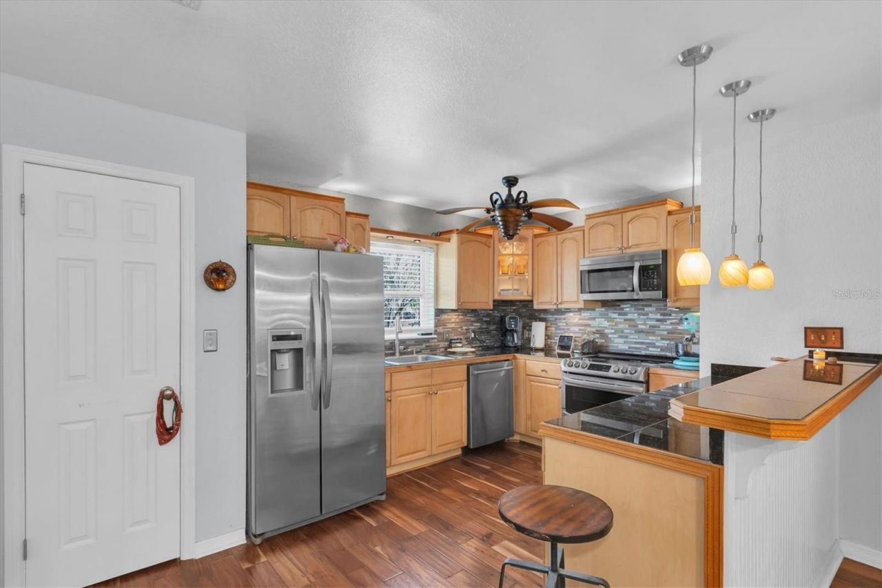 1700 74th Avenue N, Saint Petersburg, FL 33702 Photo