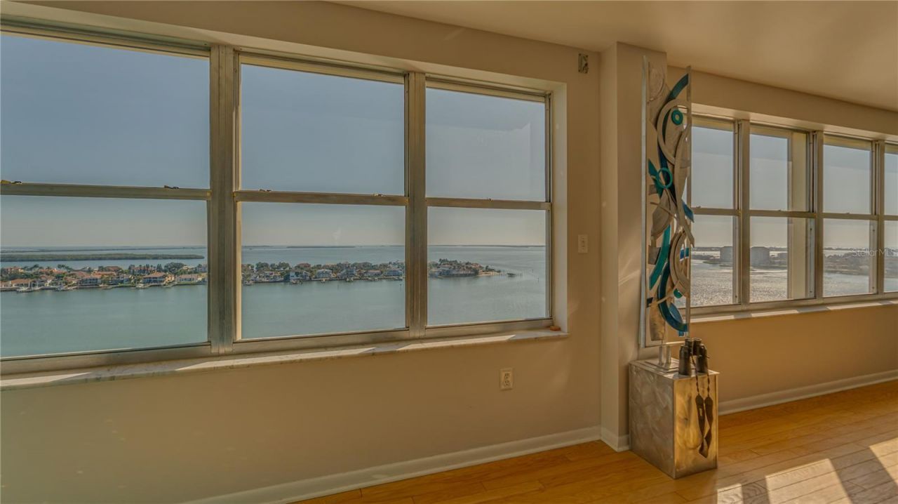 5200 Brittany Drive S, Unit 1201, Saint Petersburg, FL 33715 Photo