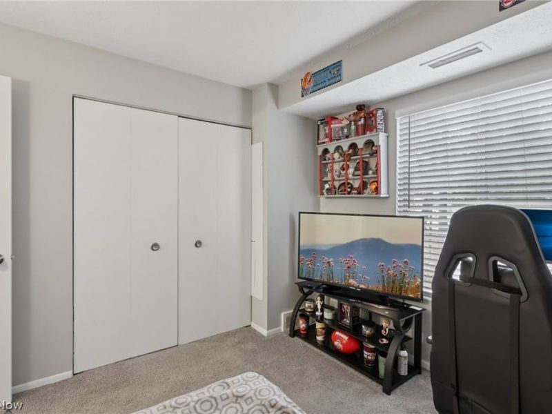 16495 Heather Lane, Unit F103, Middleburg Heights, OH 44130 Photo 17