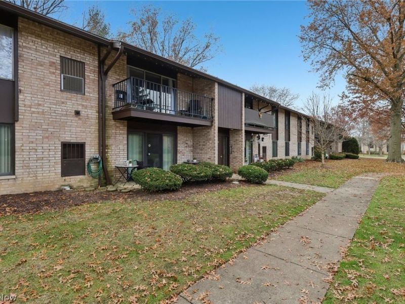 16495 Heather Lane, Unit F103, Middleburg Heights, OH 44130 Photo 25