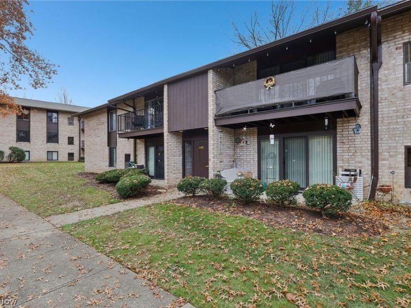 16495 Heather Lane, Unit F103, Middleburg Heights, OH 44130 Photo 26