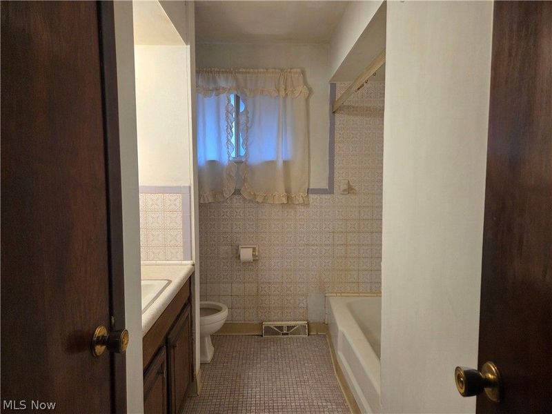 2370 N Cleveland Massillon Road, Akron, OH 44333 Photo 8