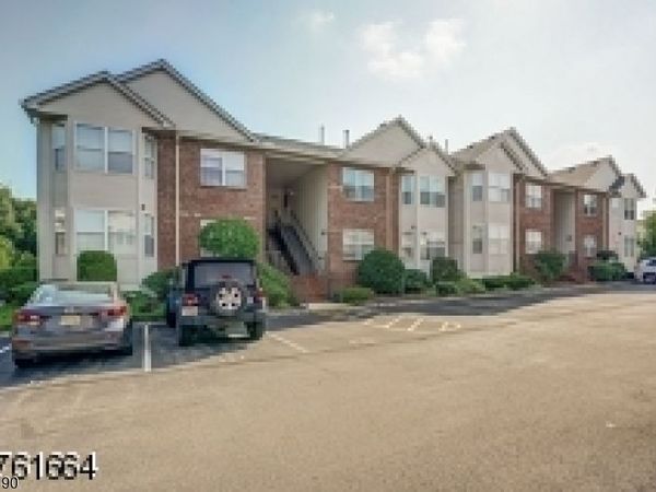 6 Jennifer Dr, Unit 6, East Hanover, NJ 07936