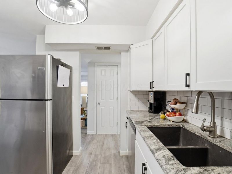 1443 Cliff Court, Unit 71, Columbus, OH 43204 Photo 16