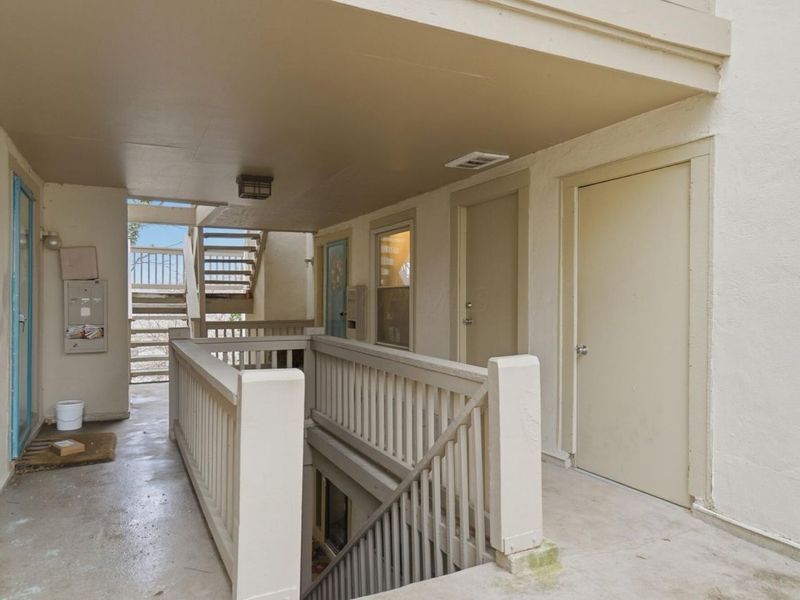 1443 Cliff Court, Unit 71, Columbus, OH 43204 Photo 2