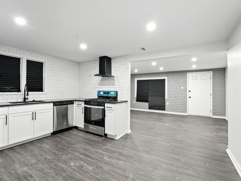 354 Fernhill Avenue, Columbus, OH 43228 Photo 6