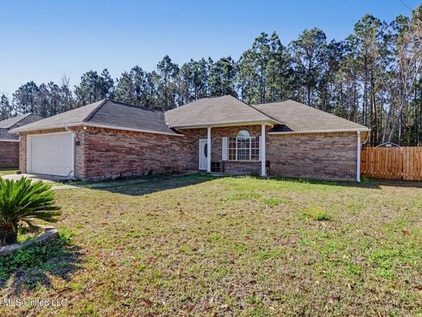 6911 Pinehurst Drive, Ocean Springs, MS 39564