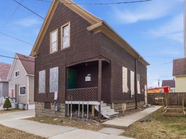 2023 W Scott STREET, Milwaukee, WI 53204