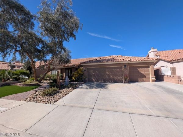 7435 Falcon Rock Drive , Las Vegas, NV 89123
