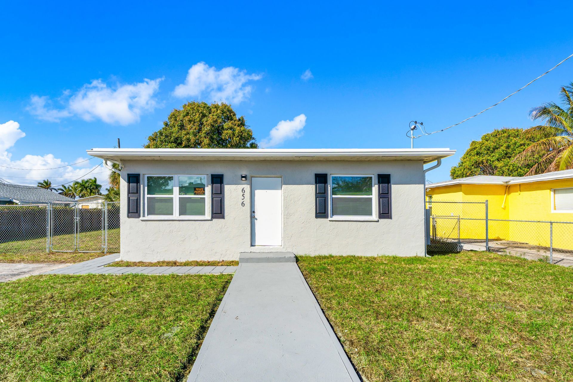 656 W 6th Street, Riviera Beach, FL 33404 Photo