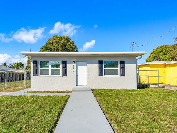 656 W 6th Street, Riviera Beach, FL 33404