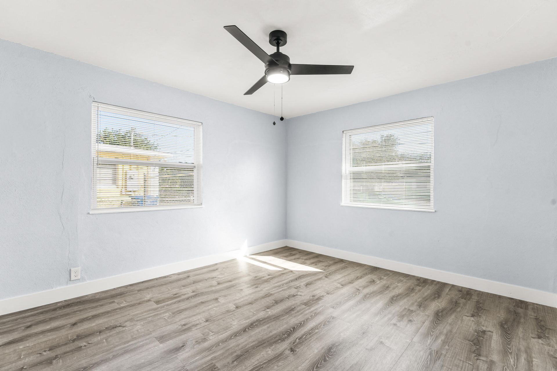 656 W 6th Street, Riviera Beach, FL 33404 Photo