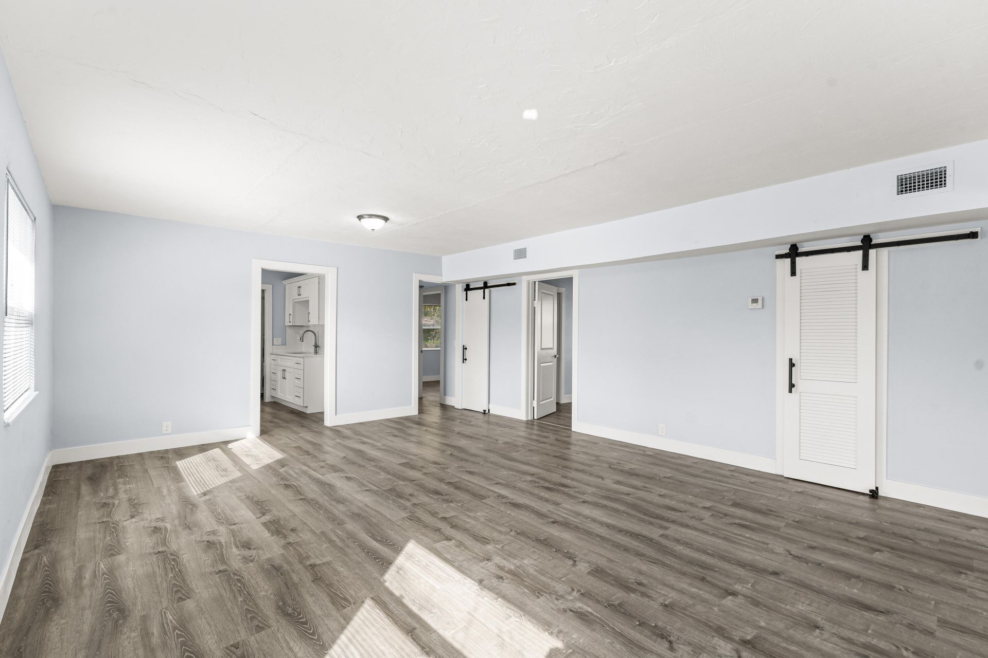 656 W 6th Street, Riviera Beach, FL 33404 Photo