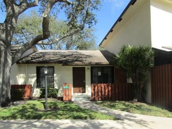8091 SE Villa Circle, Hobe Sound, FL 33455