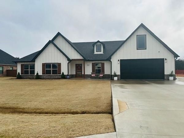 327 E Blanco Bend Drive, Stillwater, OK 00000