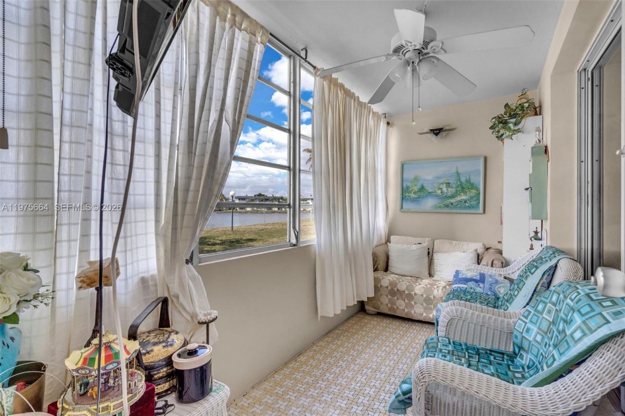 1530 NE 191st St , Unit 105, Miami, FL 33179 Photo