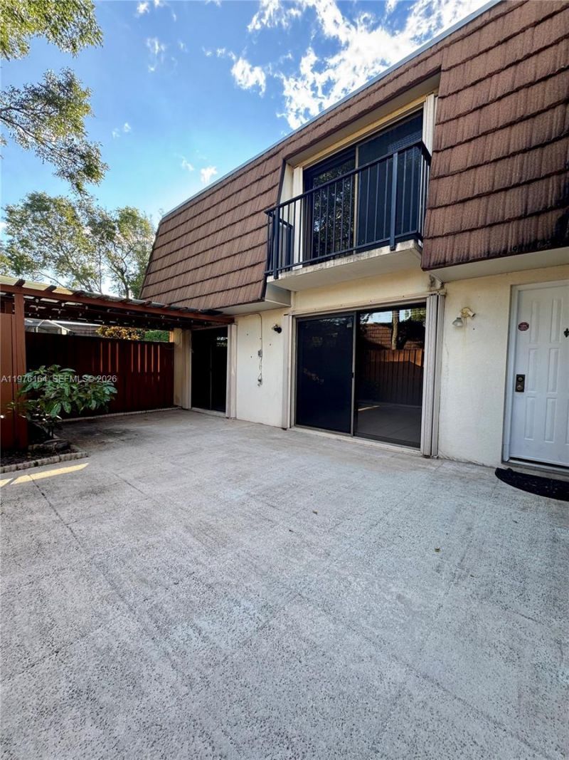 9143d SW 23rd St , Davie, FL 33324 Photo