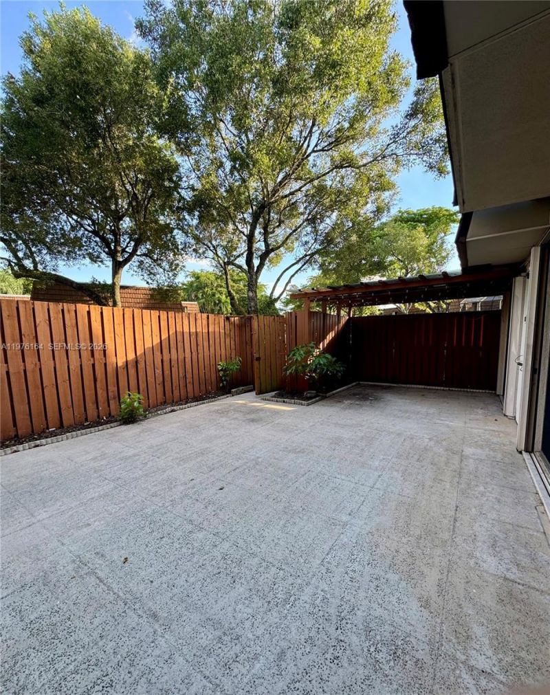 9143d SW 23rd St , Davie, FL 33324 Photo