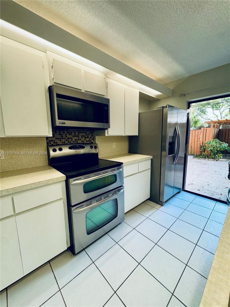 9143d SW 23rd St , Davie, FL 33324 Photo