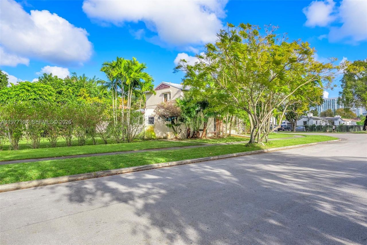 701 SW 27th Rd, Miami, FL 33129 Photo