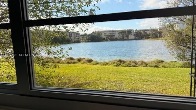 8895 Fontainebleau Blvd, Unit 111, Miami, FL 33172 Photo