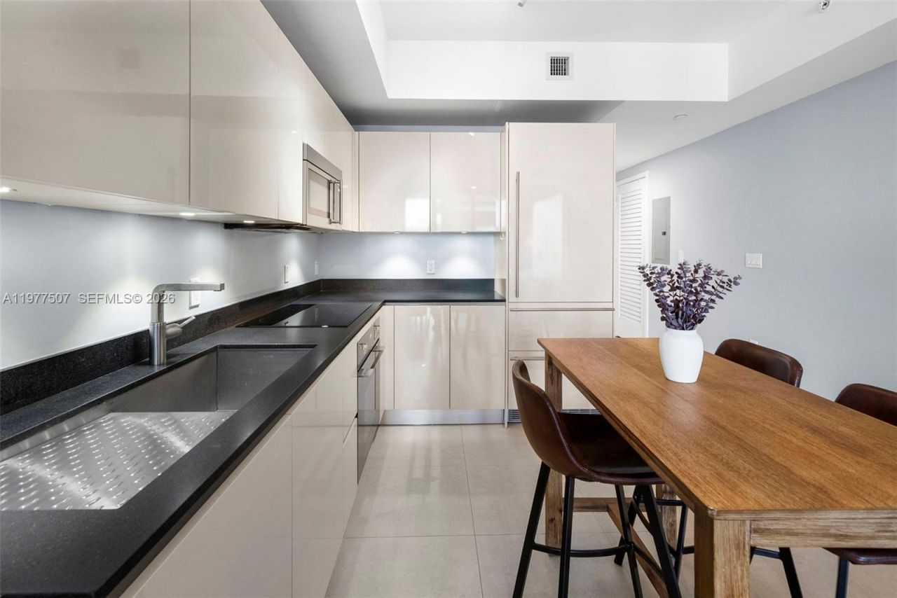 1010 Brickell Ave, Unit 3610, Miami, FL 33131 Photo