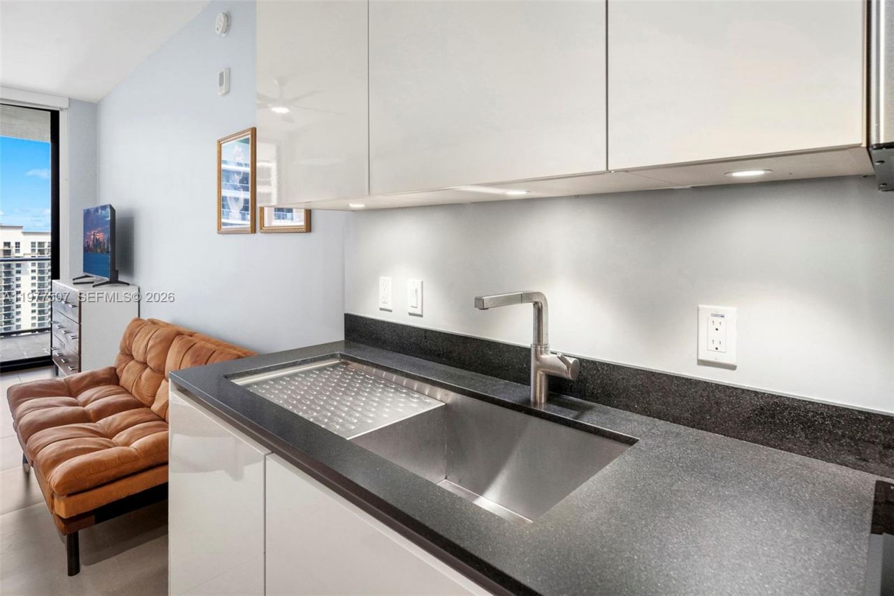 1010 Brickell Ave, Unit 3610, Miami, FL 33131 Photo