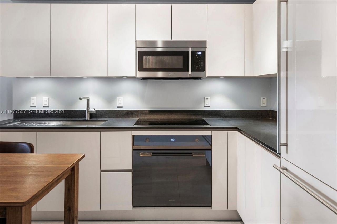 1010 Brickell Ave, Unit 3610, Miami, FL 33131 Photo