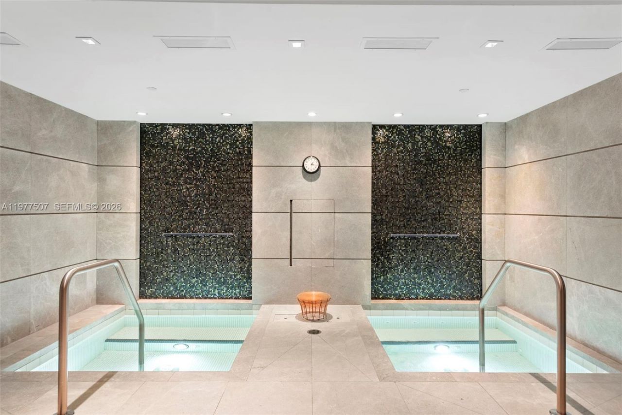 1010 Brickell Ave, Unit 3610, Miami, FL 33131 Photo