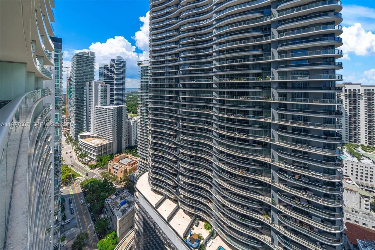 1010 Brickell Ave, Unit 3610, Miami, FL 33131 Photo