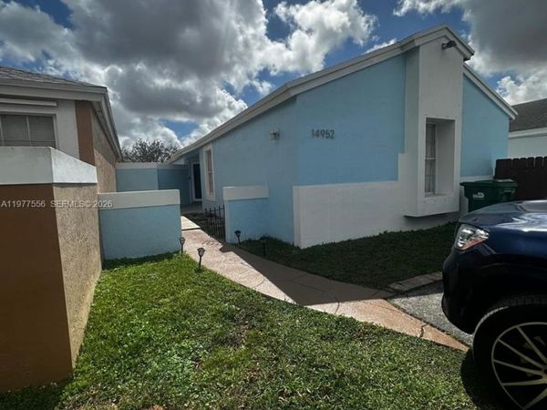 14952 SW 75th Ter , Miami, FL 33193