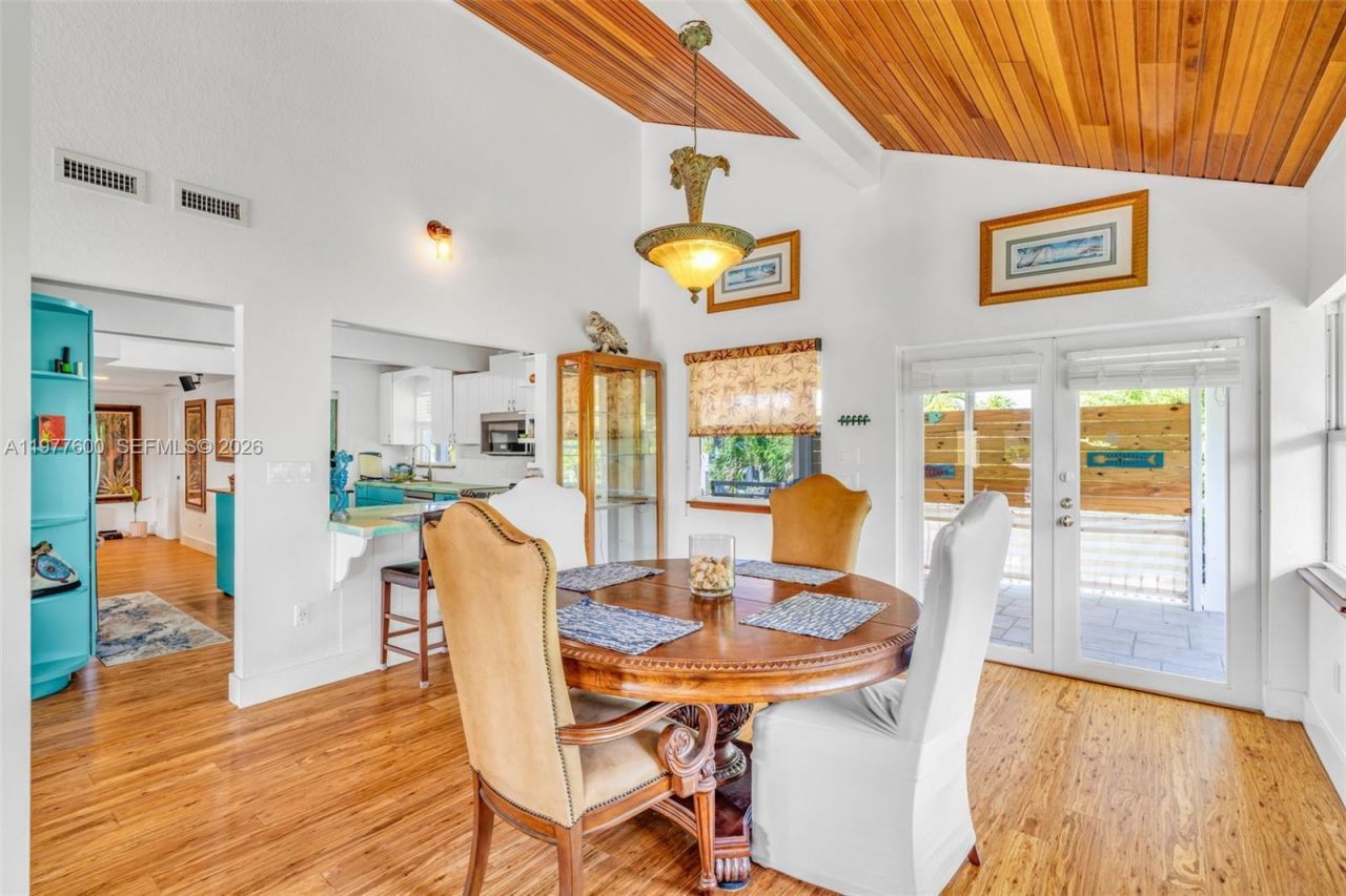 894 Ellen Dr , Key Largo, FL 33037 Photo