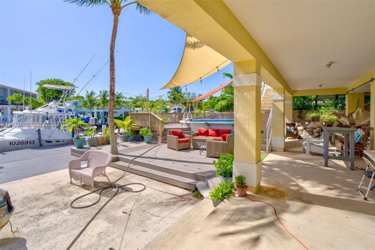 894 Ellen Dr, Key Largo, FL 33037 Photo