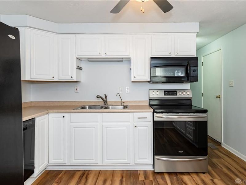 109 Tulip Drive, West Carrollton, OH 45449 Photo 10