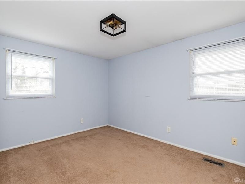 109 Tulip Drive, West Carrollton, OH 45449 Photo 14