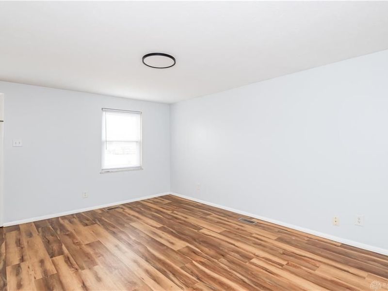 109 Tulip Drive, West Carrollton, OH 45449 Photo 3