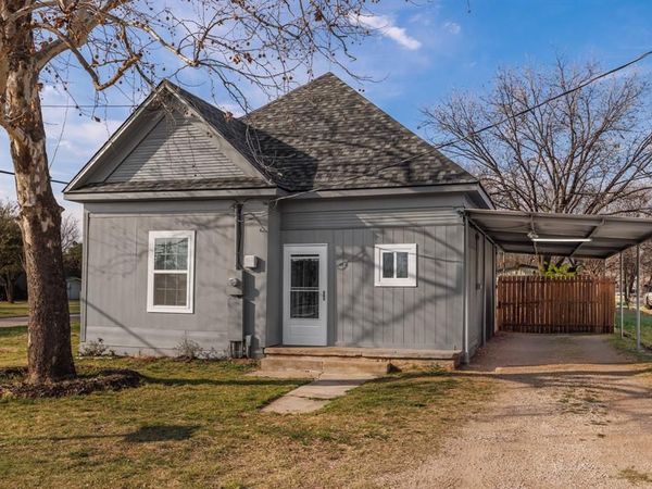 612 W Parsonage Street , Winters, TX 79567