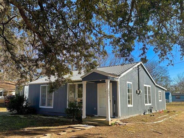 2530 W Elm Street , Denison, TX 75020