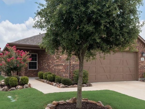 816 Hidden Eddy Drive, McKinney, TX 75071