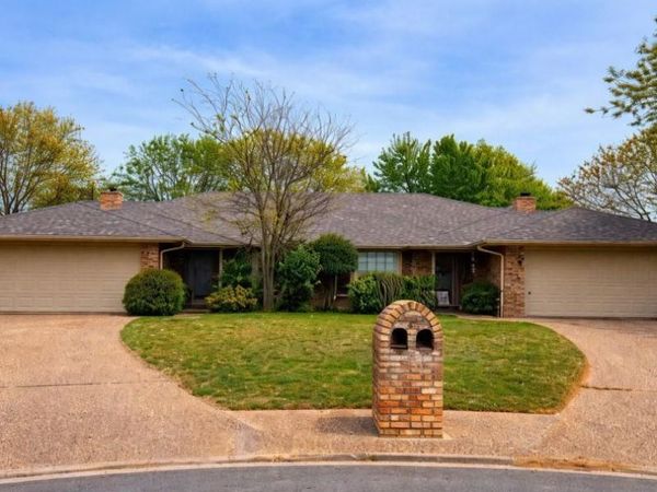 1500 Sharron Court, Cleburne, TX 76033