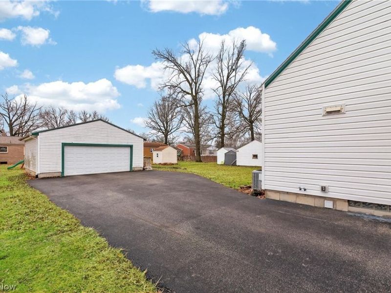 393 Afton Avenue, Boardman, OH 44512 Photo 4