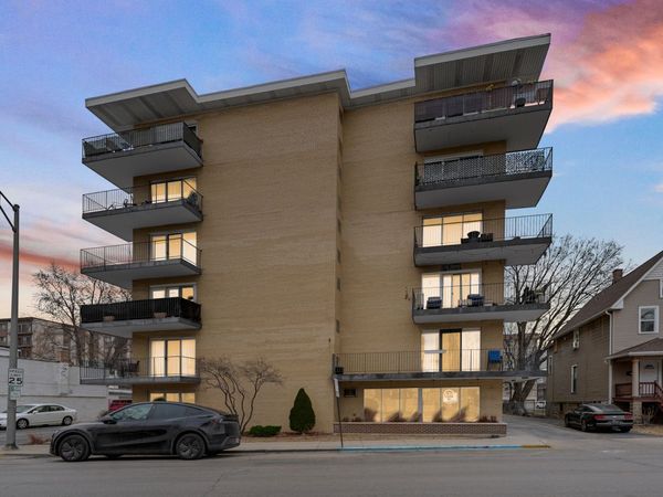 320 Circle Avenue , Unit 403, Forest Park, IL 60130