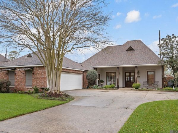 10203 Oakline Dr, Baton Rouge, LA 70809