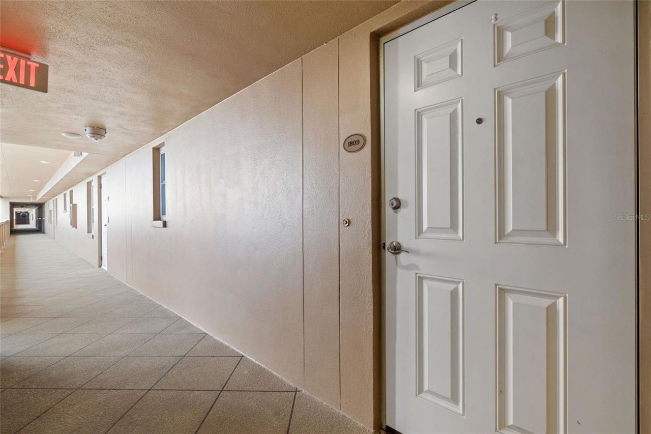 5200 Brittany Drive S, Unit 1809, Saint Petersburg, FL 33715 Photo