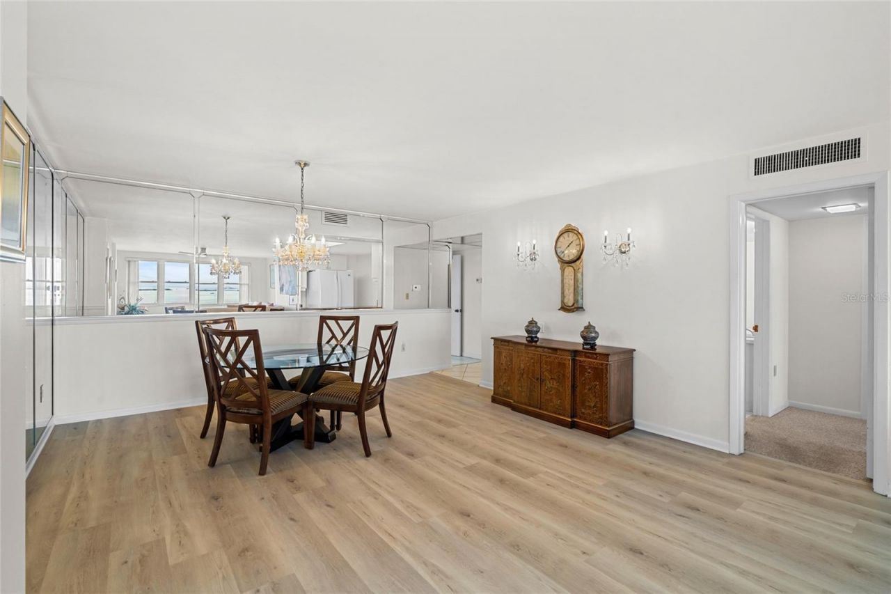 5200 Brittany Drive S, Unit 1809, Saint Petersburg, FL 33715 Photo