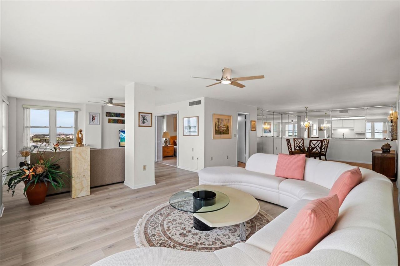 5200 Brittany Drive S, Unit 1809, Saint Petersburg, FL 33715 Photo