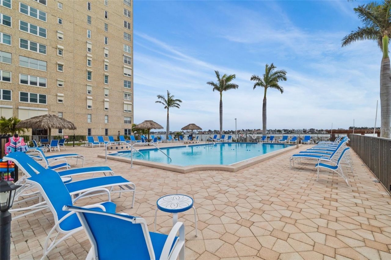 5200 Brittany Drive S, Unit 1809, Saint Petersburg, FL 33715 Photo