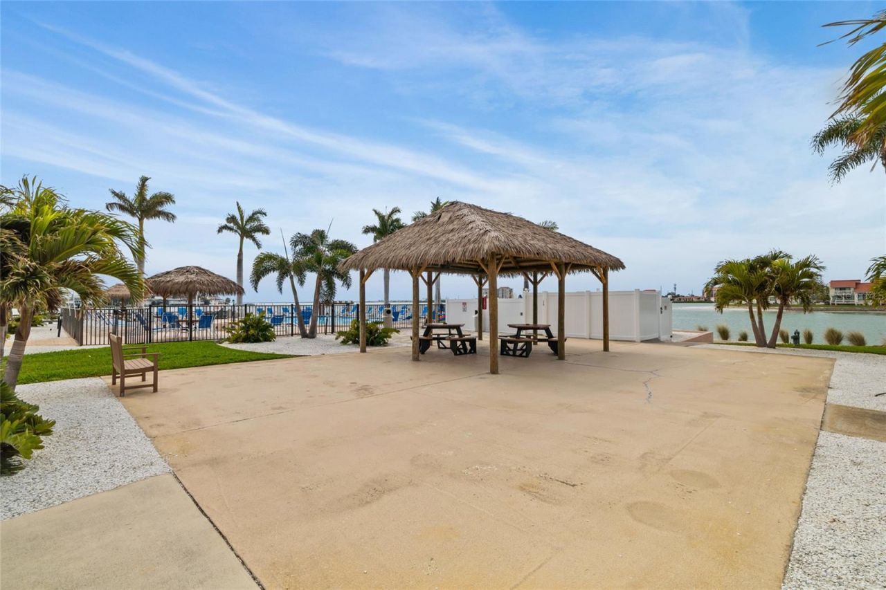 5200 Brittany Drive S, Unit 1809, Saint Petersburg, FL 33715 Photo