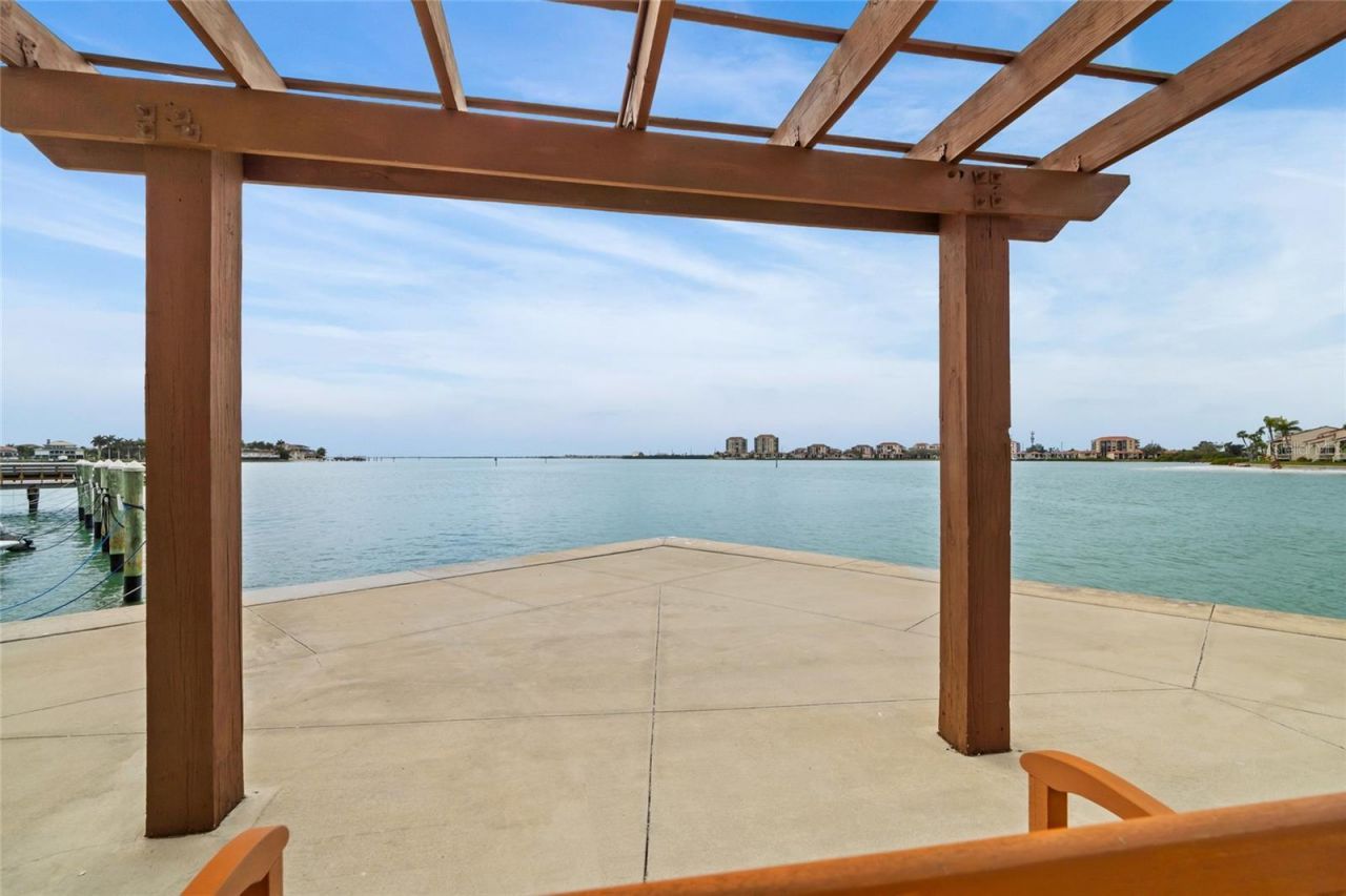 5200 Brittany Drive S, Unit 1809, Saint Petersburg, FL 33715 Photo